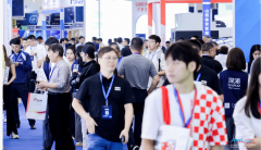 参不雅者可以或许亲身感遭到从保守机械到柔性